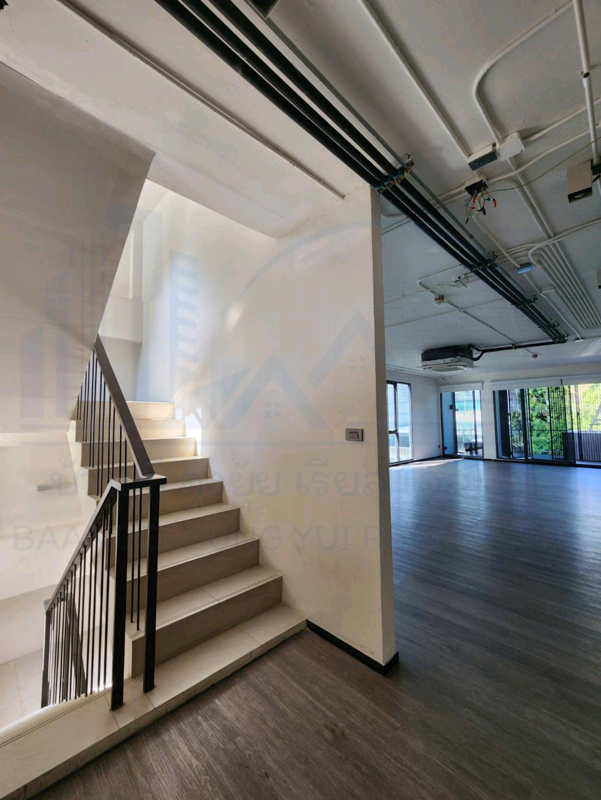 ให้เช่าโฮมออฟฟิศพระราม 9 เพชรบุรีตัดใหม่ RCA : ให้เช่า Home Office มีลิฟท์ พระราม9 เดินถึง The nine Rama 9💫🧑🏻‍🎄🧑🏻‍🎄家庭办公室出租，有电梯，Rama 9，步行可到 The Rama 9