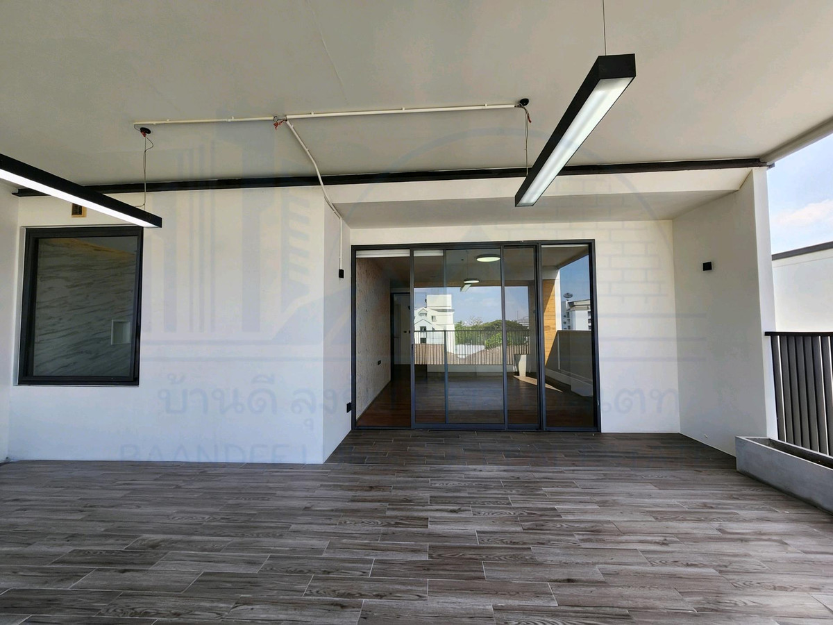 ให้เช่าโฮมออฟฟิศพระราม 9 เพชรบุรีตัดใหม่ RCA : ให้เช่า Home Office มีลิฟท์ พระราม9 เดินถึง The nine Rama 9💫🧑🏻‍🎄🧑🏻‍🎄家庭办公室出租，有电梯，Rama 9，步行可到 The Rama 9