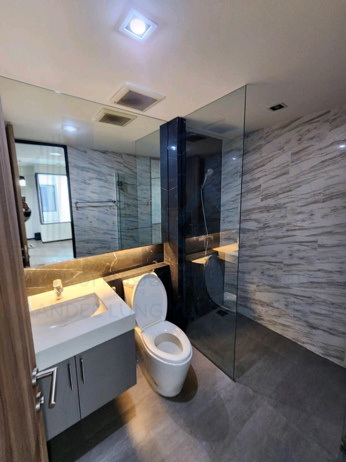 ให้เช่าโฮมออฟฟิศพระราม 9 เพชรบุรีตัดใหม่ RCA : ให้เช่า Home Office มีลิฟท์ พระราม9 เดินถึง The nine Rama 9💫🧑🏻‍🎄🧑🏻‍🎄家庭办公室出租，有电梯，Rama 9，步行可到 The Rama 9