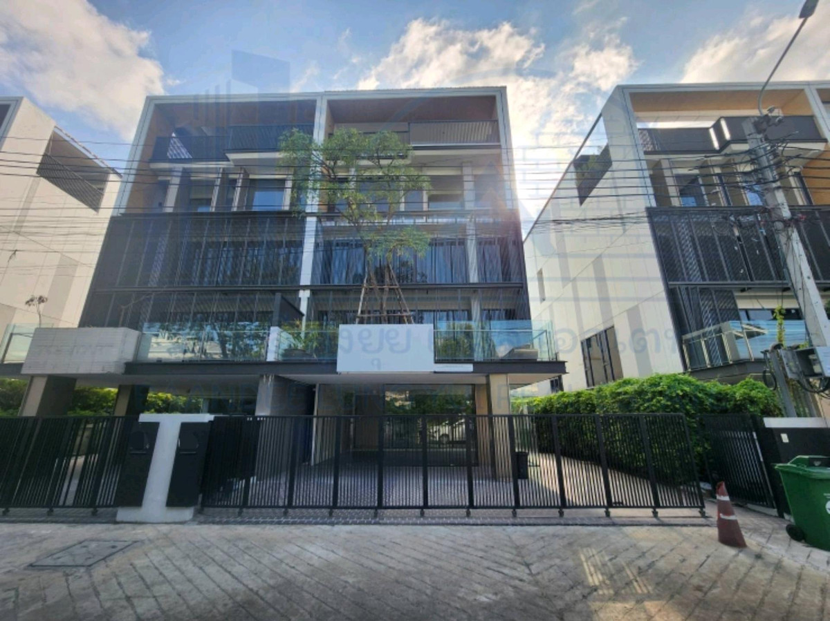 ให้เช่าโฮมออฟฟิศพระราม 9 เพชรบุรีตัดใหม่ RCA : ให้เช่า Home Office มีลิฟท์ พระราม9 เดินถึง The nine Rama 9💫🧑🏻‍🎄🧑🏻‍🎄家庭办公室出租，有电梯，Rama 9，步行可到 The Rama 9