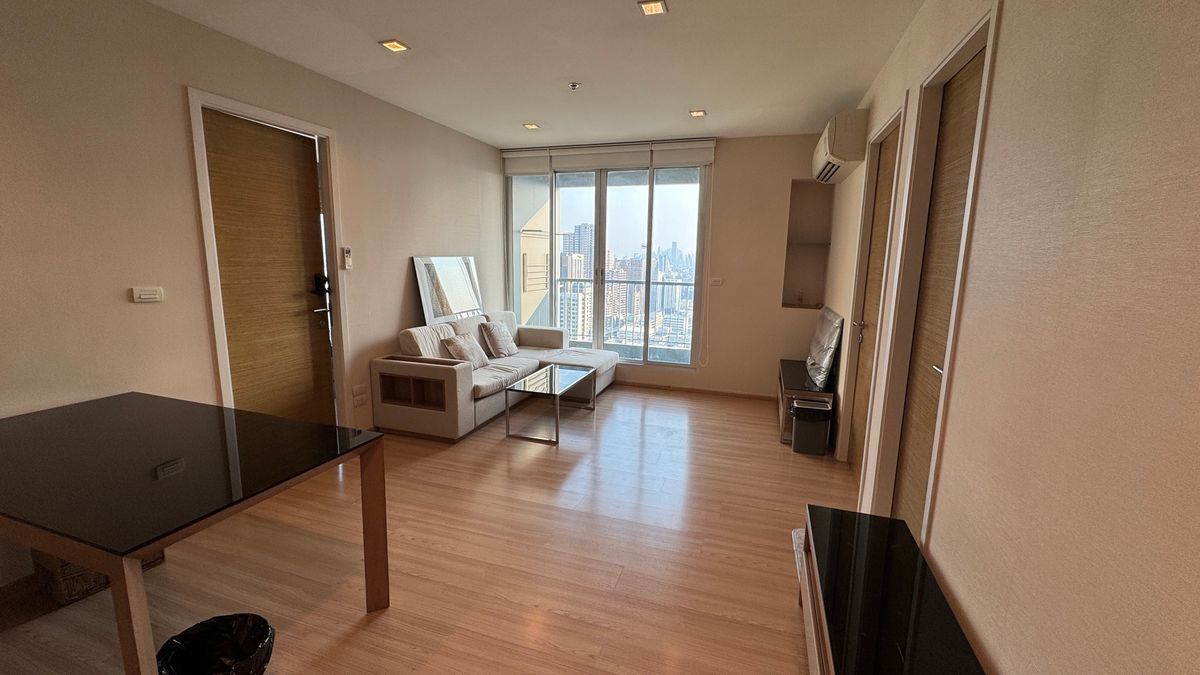 For SaleCondoSapankwai,Jatujak : 🔥 Dont miss out on this huge discount! 🔥 ​​🏙️ Rhythm Phahol-Aree 📍 2 bedrooms | 1 bathroom | Size 59.8 sq.m. 💸 Selling for only 6,500,000 baht (negotiable!) 📞 Call: 086-746-8882 (K. Cooper)