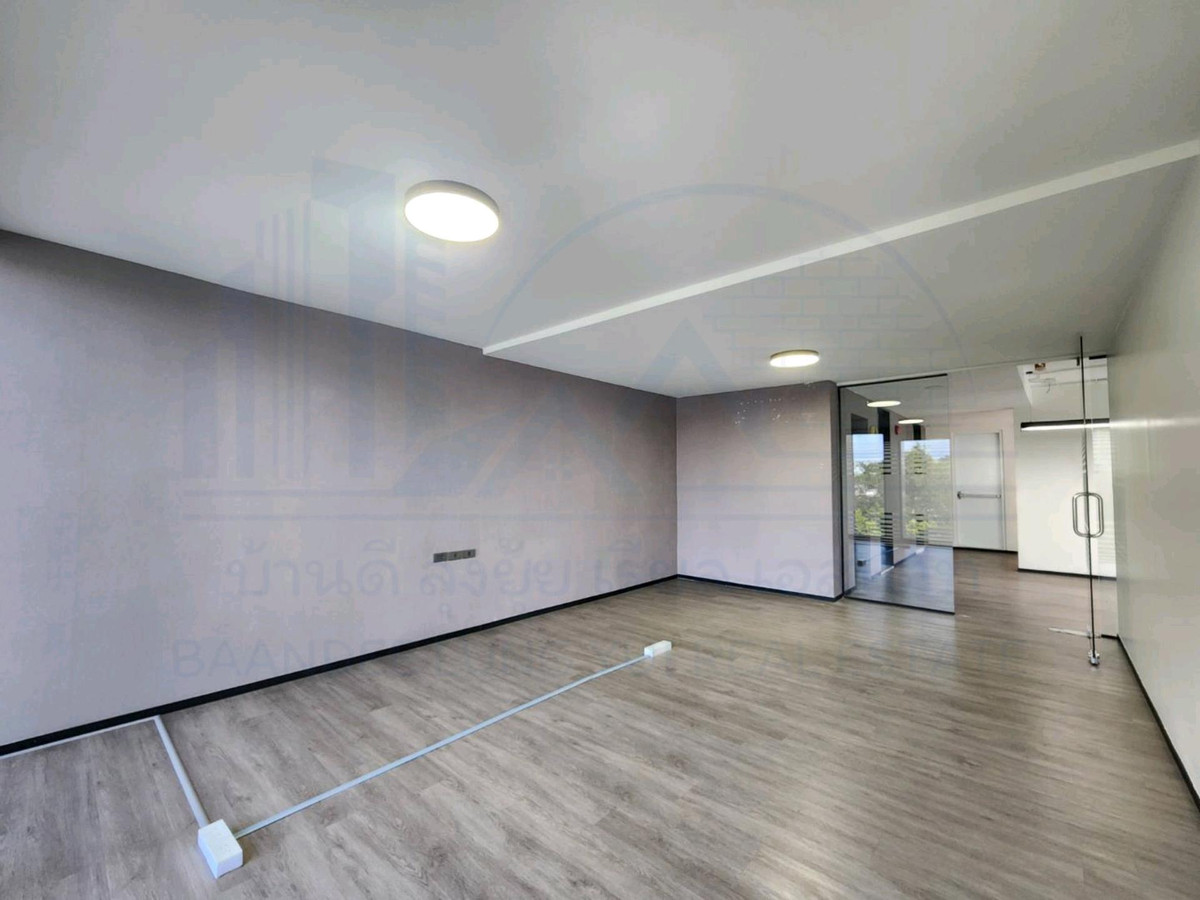 ให้เช่าโฮมออฟฟิศพระราม 9 เพชรบุรีตัดใหม่ RCA : ให้เช่า Home Office มีลิฟท์ พระราม9 เดินถึง The nine Rama 9💫🧑🏻‍🎄🧑🏻‍🎄家庭办公室出租，有电梯，Rama 9，步行可到 The Rama 9