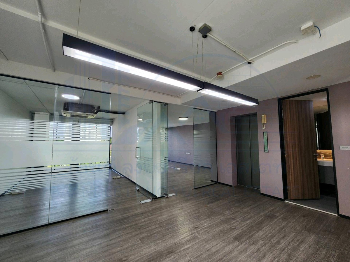 ให้เช่าโฮมออฟฟิศพระราม 9 เพชรบุรีตัดใหม่ RCA : ให้เช่า Home Office มีลิฟท์ พระราม9 เดินถึง The nine Rama 9💫🧑🏻‍🎄🧑🏻‍🎄家庭办公室出租，有电梯，Rama 9，步行可到 The Rama 9