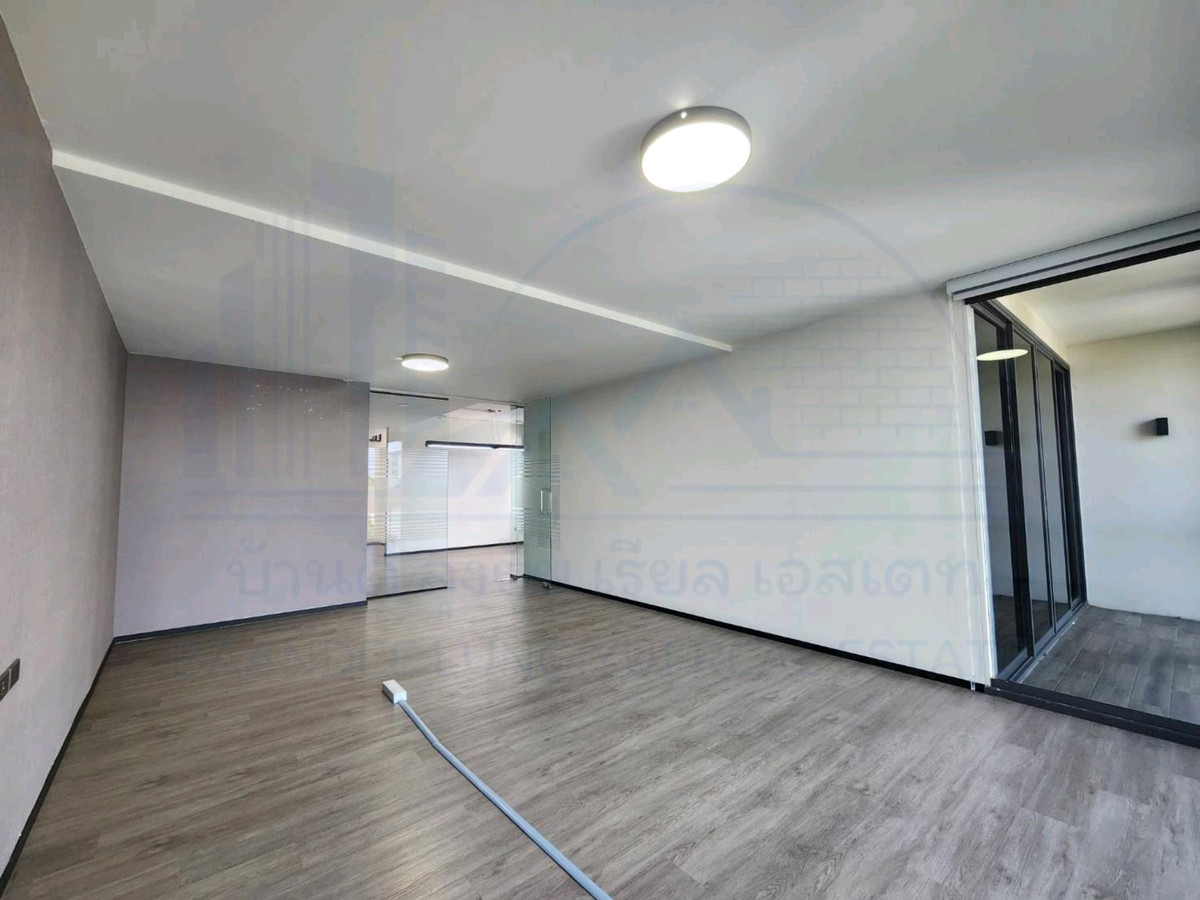 ให้เช่าโฮมออฟฟิศพระราม 9 เพชรบุรีตัดใหม่ RCA : ให้เช่า Home Office มีลิฟท์ พระราม9 เดินถึง The nine Rama 9💫🧑🏻‍🎄🧑🏻‍🎄家庭办公室出租，有电梯，Rama 9，步行可到 The Rama 9