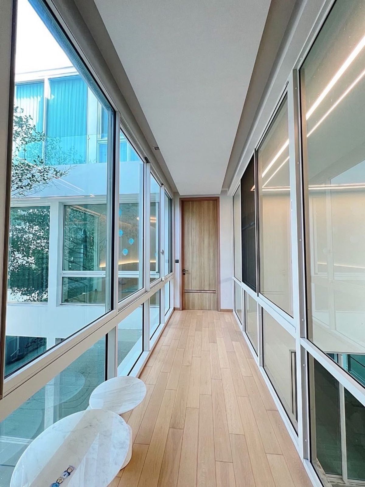 ให้เช่าบ้านเลียบทางด่วนรามอินทรา : ✨ให้เช่าบ้าน 3 ชั้น Type ใหญ่สุดในโครงการ ที่  Vive Ekamai Ramintra 4ห้องนอน เฟอร์นิเจอครบ มีลิฟต์ภายในบ้าน พร้อมสระว่ายน้ำHi-class และ minibar ใกล้ห้าง ใกล้โรงพยาบาล พร้อมเข้าอยู่