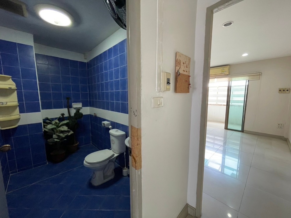 ขายทาวน์โฮมบางซื่อ วงศ์สว่าง เตาปูน : ขายถูกสุด ทาวน์เฮ้าส์ 3 ชั้น ครึ่ง หมู่บ้าน สินสุข พระราม 7 ติดถนนใหญ่ ใกล้ มหาวิทยาลัยเทคโนโลยีพระจอมเกล้าพระนครเหนือ