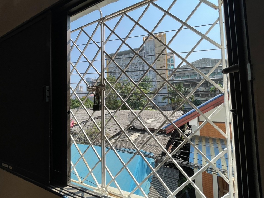 ขายทาวน์โฮมบางซื่อ วงศ์สว่าง เตาปูน : ขายถูกสุด ทาวน์เฮ้าส์ 3 ชั้น ครึ่ง หมู่บ้าน สินสุข พระราม 7 ติดถนนใหญ่ ใกล้ มหาวิทยาลัยเทคโนโลยีพระจอมเกล้าพระนครเหนือ