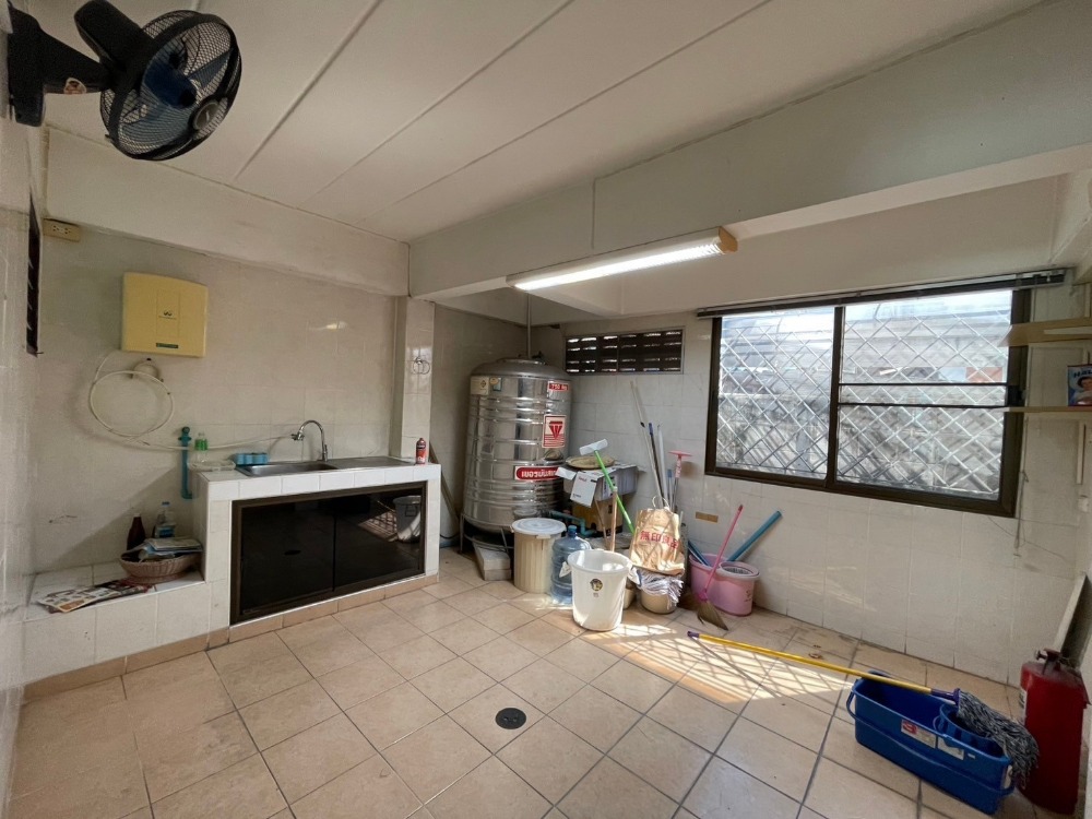 ขายทาวน์โฮมบางซื่อ วงศ์สว่าง เตาปูน : ขายถูกสุด ทาวน์เฮ้าส์ 3 ชั้น ครึ่ง หมู่บ้าน สินสุข พระราม 7 ติดถนนใหญ่ ใกล้ มหาวิทยาลัยเทคโนโลยีพระจอมเกล้าพระนครเหนือ