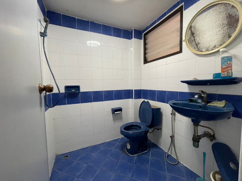 ขายทาวน์โฮมบางซื่อ วงศ์สว่าง เตาปูน : ขายถูกสุด ทาวน์เฮ้าส์ 3 ชั้น ครึ่ง หมู่บ้าน สินสุข พระราม 7 ติดถนนใหญ่ ใกล้ มหาวิทยาลัยเทคโนโลยีพระจอมเกล้าพระนครเหนือ