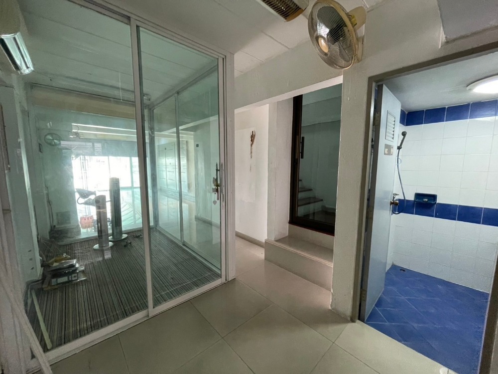 ขายทาวน์โฮมบางซื่อ วงศ์สว่าง เตาปูน : ขายถูกสุด ทาวน์เฮ้าส์ 3 ชั้น ครึ่ง หมู่บ้าน สินสุข พระราม 7 ติดถนนใหญ่ ใกล้ มหาวิทยาลัยเทคโนโลยีพระจอมเกล้าพระนครเหนือ