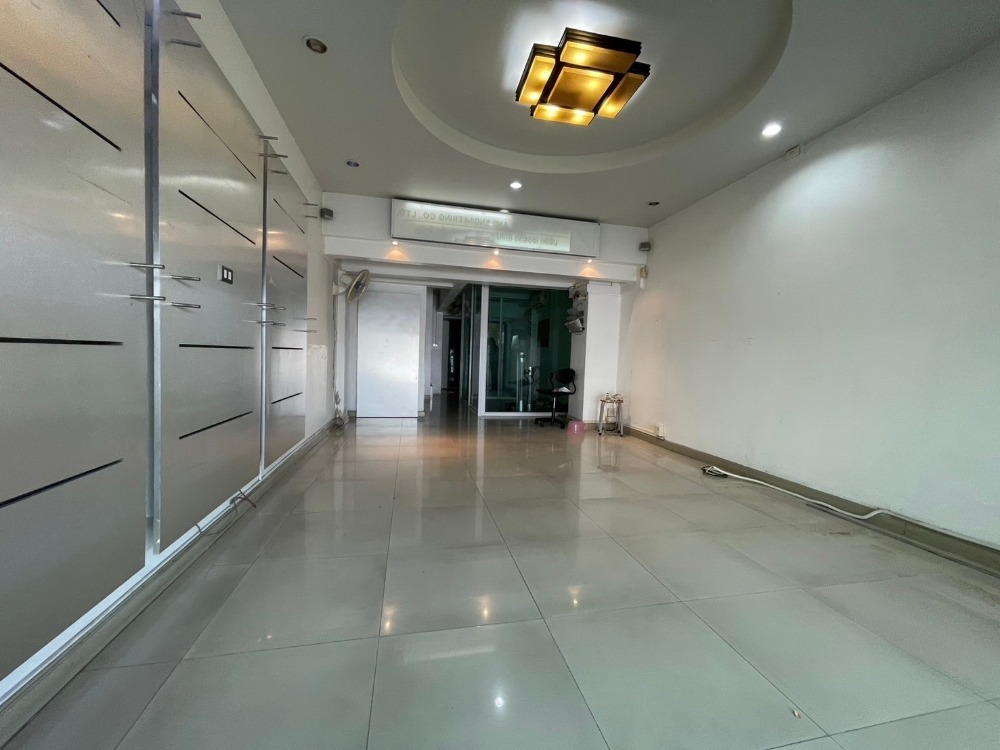 ขายทาวน์โฮมบางซื่อ วงศ์สว่าง เตาปูน : ขายถูกสุด ทาวน์เฮ้าส์ 3 ชั้น ครึ่ง หมู่บ้าน สินสุข พระราม 7 ติดถนนใหญ่ ใกล้ มหาวิทยาลัยเทคโนโลยีพระจอมเกล้าพระนครเหนือ