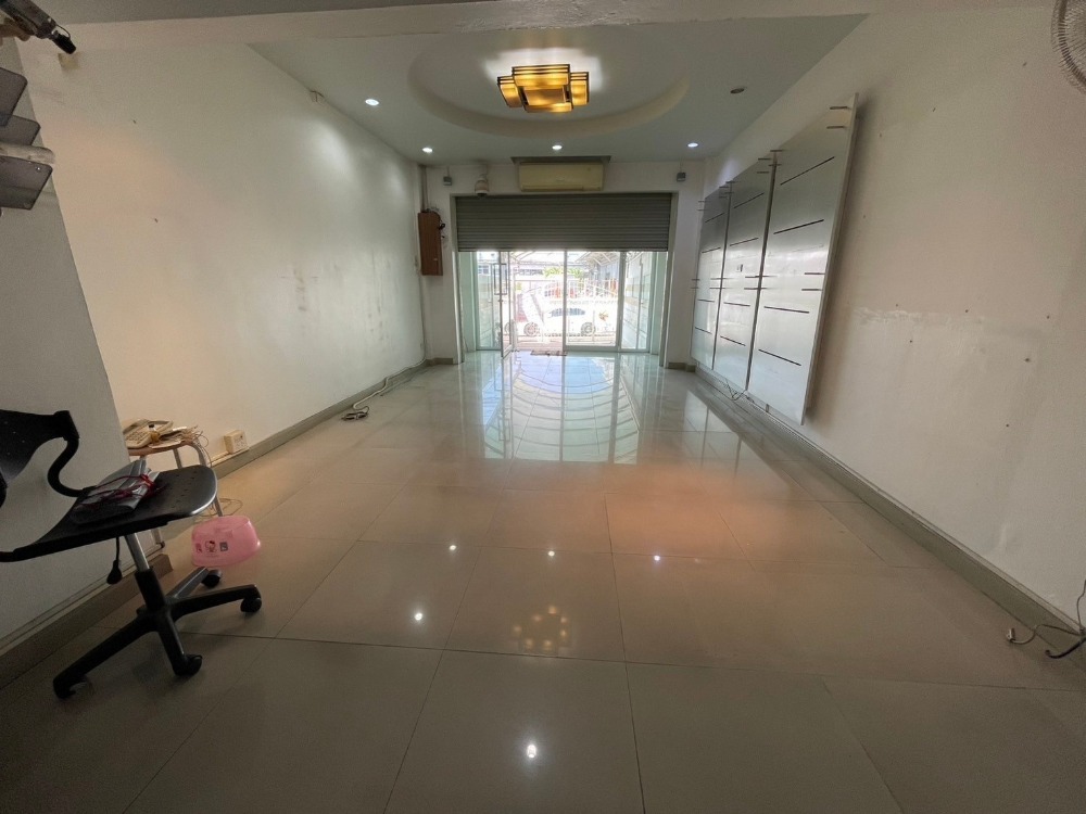 ขายทาวน์โฮมบางซื่อ วงศ์สว่าง เตาปูน : ขายถูกสุด ทาวน์เฮ้าส์ 3 ชั้น ครึ่ง หมู่บ้าน สินสุข พระราม 7 ติดถนนใหญ่ ใกล้ มหาวิทยาลัยเทคโนโลยีพระจอมเกล้าพระนครเหนือ