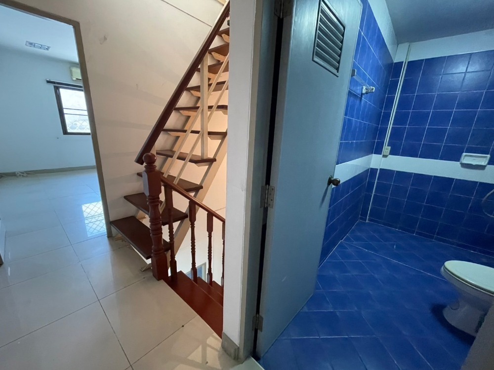 ขายทาวน์โฮมบางซื่อ วงศ์สว่าง เตาปูน : ขายถูกสุด ทาวน์เฮ้าส์ 3 ชั้น ครึ่ง หมู่บ้าน สินสุข พระราม 7 ติดถนนใหญ่ ใกล้ มหาวิทยาลัยเทคโนโลยีพระจอมเกล้าพระนครเหนือ