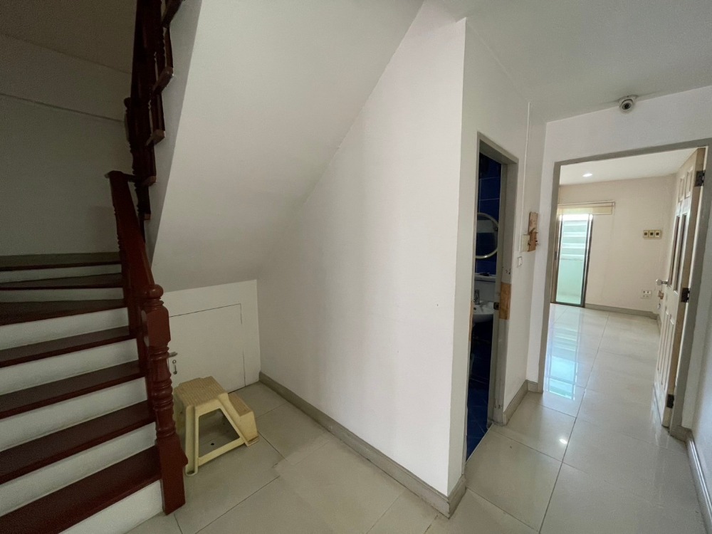 ขายทาวน์โฮมบางซื่อ วงศ์สว่าง เตาปูน : ขายถูกสุด ทาวน์เฮ้าส์ 3 ชั้น ครึ่ง หมู่บ้าน สินสุข พระราม 7 ติดถนนใหญ่ ใกล้ มหาวิทยาลัยเทคโนโลยีพระจอมเกล้าพระนครเหนือ