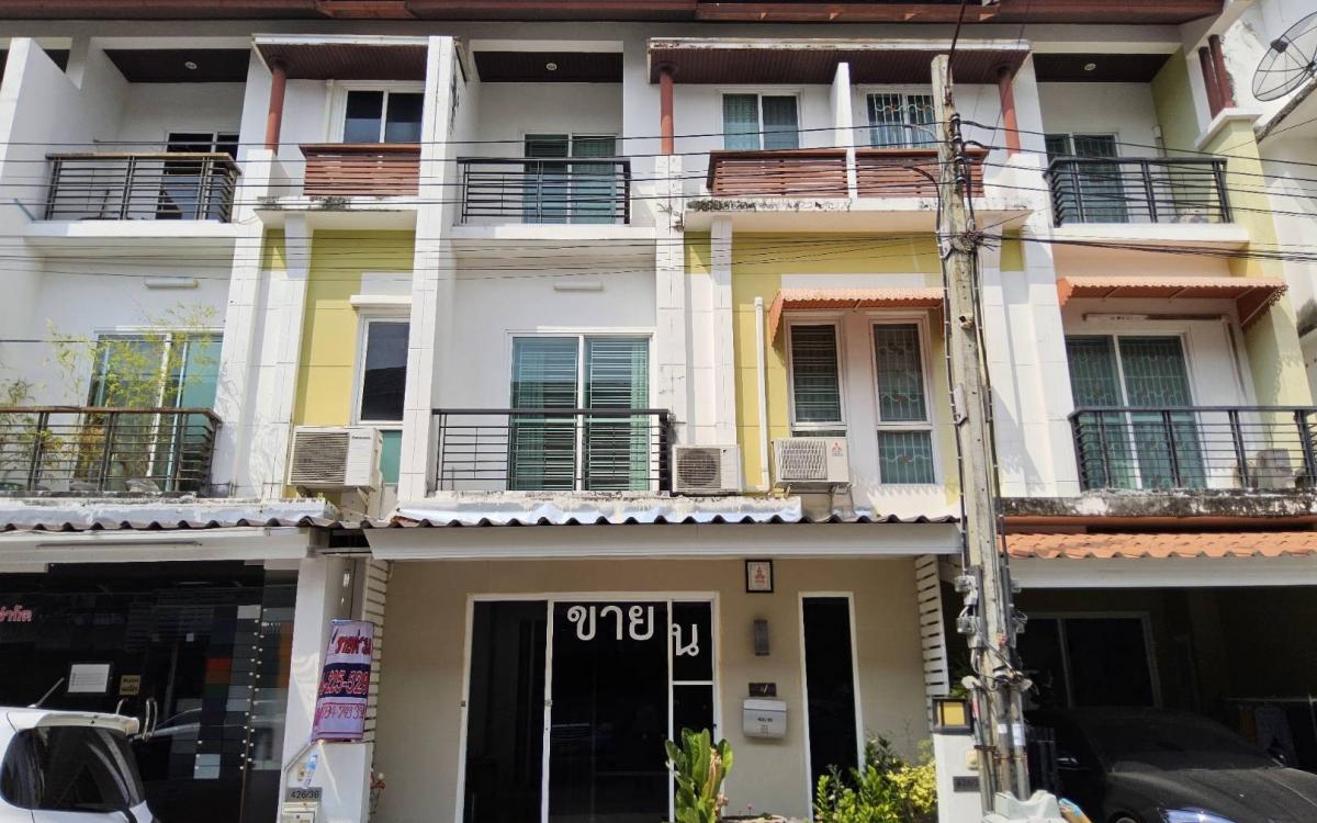 ขายทาวน์โฮมบางนา แบริ่ง ลาซาล : ทาวน์โฮม ทาวน์เฮ้าส์ 3ชั้น 19.5 ตร.ว. ติดถนนใกล้ ม.รามคำแหง2 ใกล้เมกะบางนา ทำกิจการได้ราคาเพียง2.99ล. (ใกล้กันขาย3.5ล.)