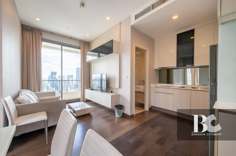 ขายคอนโดพระราม 9 เพชรบุรีตัดใหม่ RCA : *地铁站旁边* 0m MRT Petchaburi | Q Asoke | 2 Bedroom |