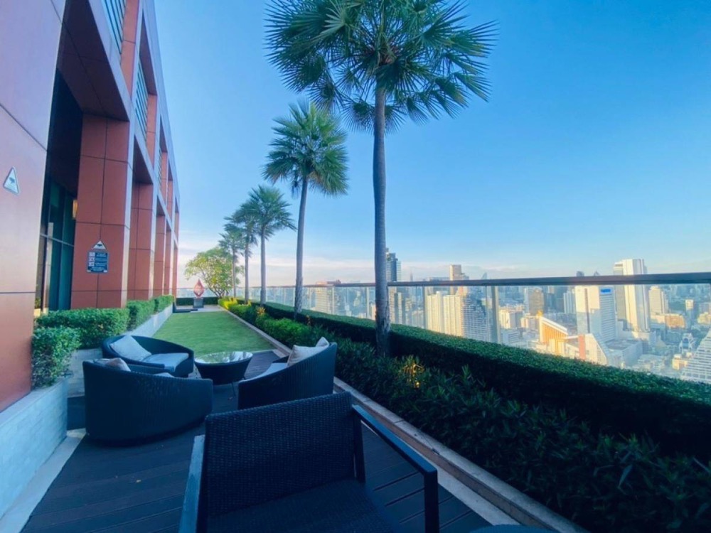 ขายคอนโดสาทร นราธิวาส : ใกล้รถไฟฟ้า BTS ช่องนนทรี, รถไฟฟ้า MRT สีลม, รถไฟฟ้า MRT ลุมพินี, เซ็นทรัล สีลม, อาคารอื้อจื่อเหลียง, HSBC, สีลม, รร.เซนต์โยเซฟคอนเวนต์, รพ. BNH และ รพ.จุฬาลงกรณ์