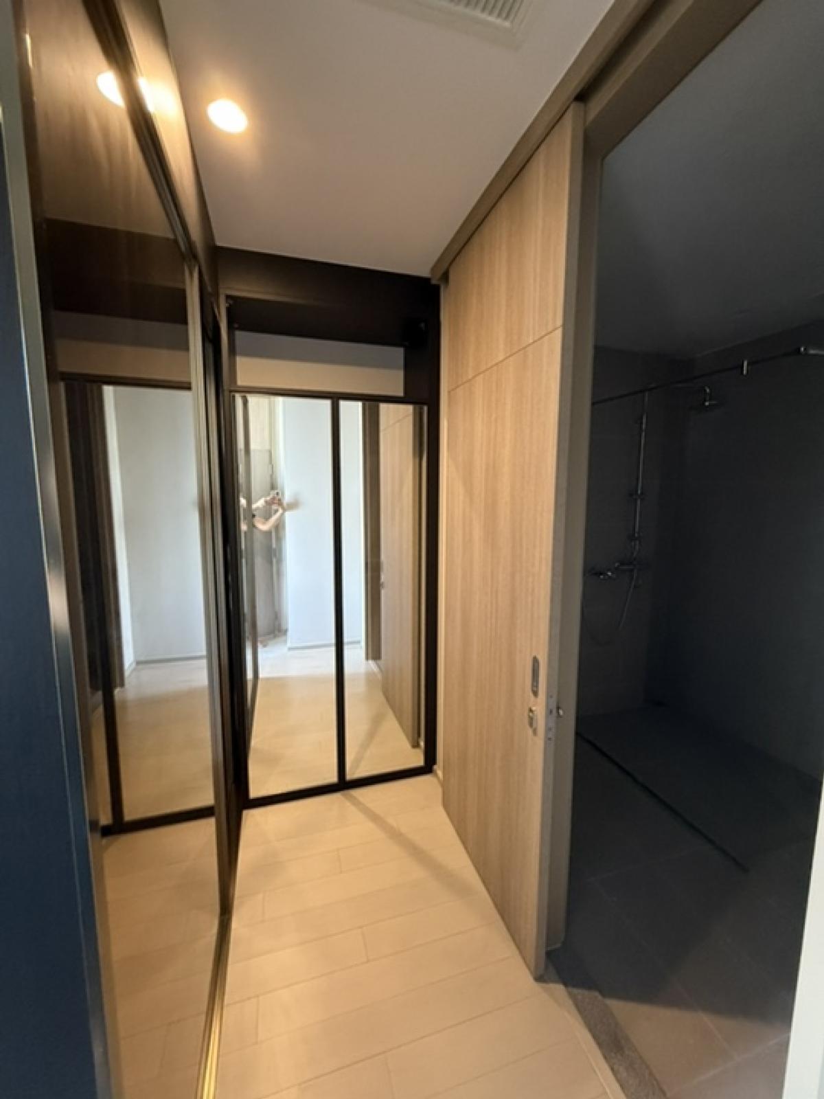 ขายคอนโดวิทยุ ชิดลม หลังสวน : 🔥ขายด่วน🔥โนเบิล เพลินจิต วิวไม่บล็อค ห้องกว้าง 2ห้องนอน  เฟอร์นิเจอร์ครบพร้อมเข้าอยู่ ติดรถไฟฟ้า BTS เพลินจิต