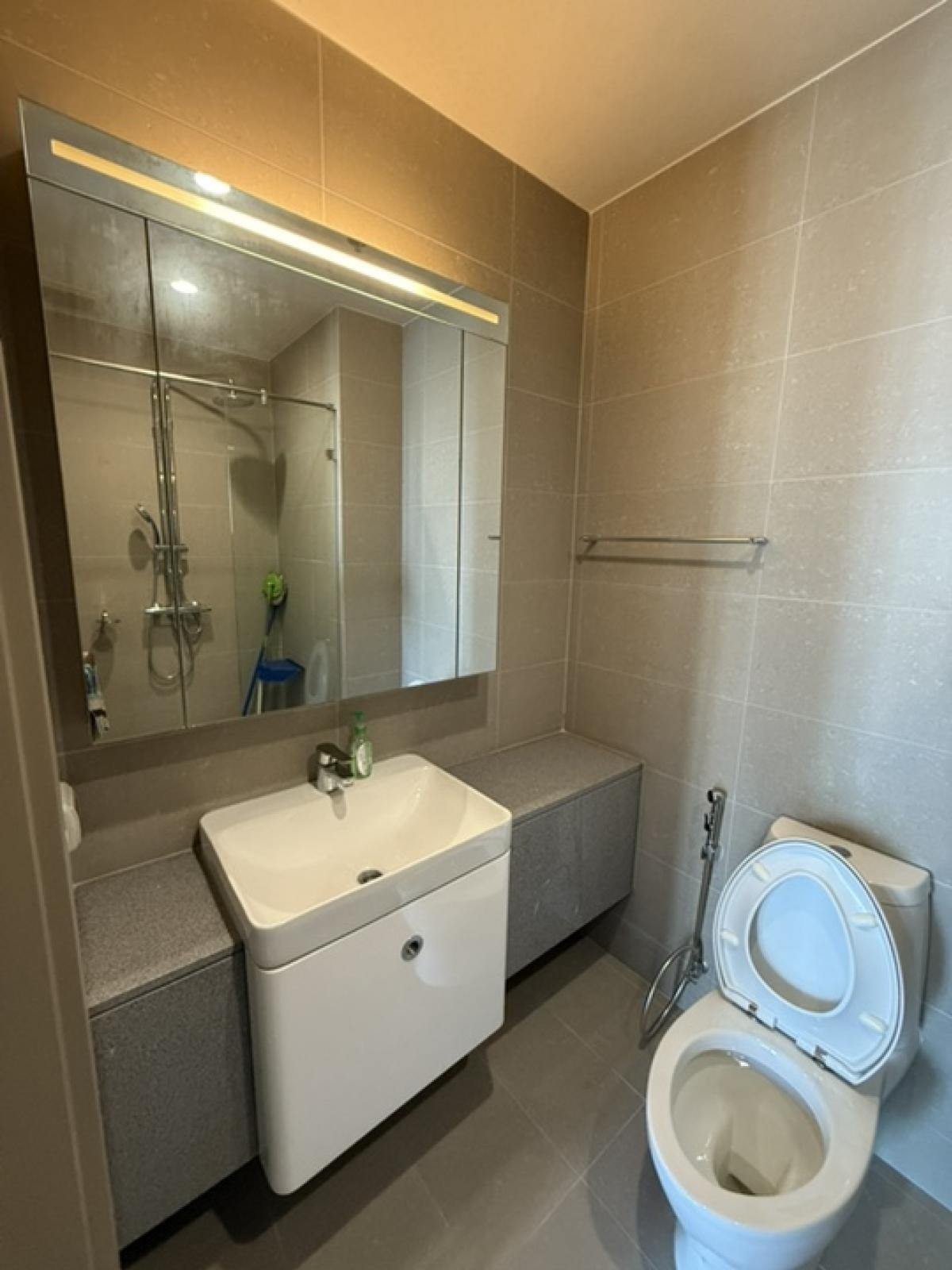 ขายคอนโดวิทยุ ชิดลม หลังสวน : 🔥ขายด่วน🔥โนเบิล เพลินจิต วิวไม่บล็อค ห้องกว้าง 2ห้องนอน  เฟอร์นิเจอร์ครบพร้อมเข้าอยู่ ติดรถไฟฟ้า BTS เพลินจิต