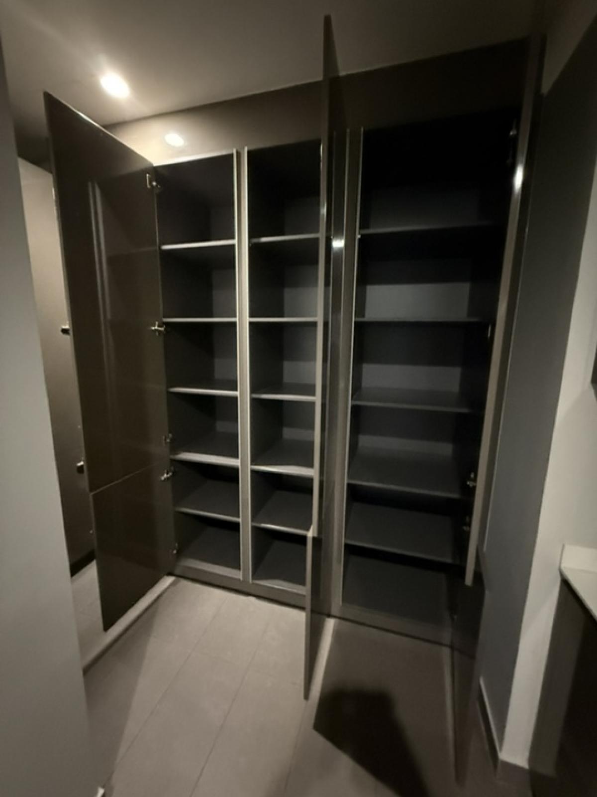 ขายคอนโดวิทยุ ชิดลม หลังสวน : 🔥ขายด่วน🔥โนเบิล เพลินจิต วิวไม่บล็อค ห้องกว้าง 2ห้องนอน  เฟอร์นิเจอร์ครบพร้อมเข้าอยู่ ติดรถไฟฟ้า BTS เพลินจิต