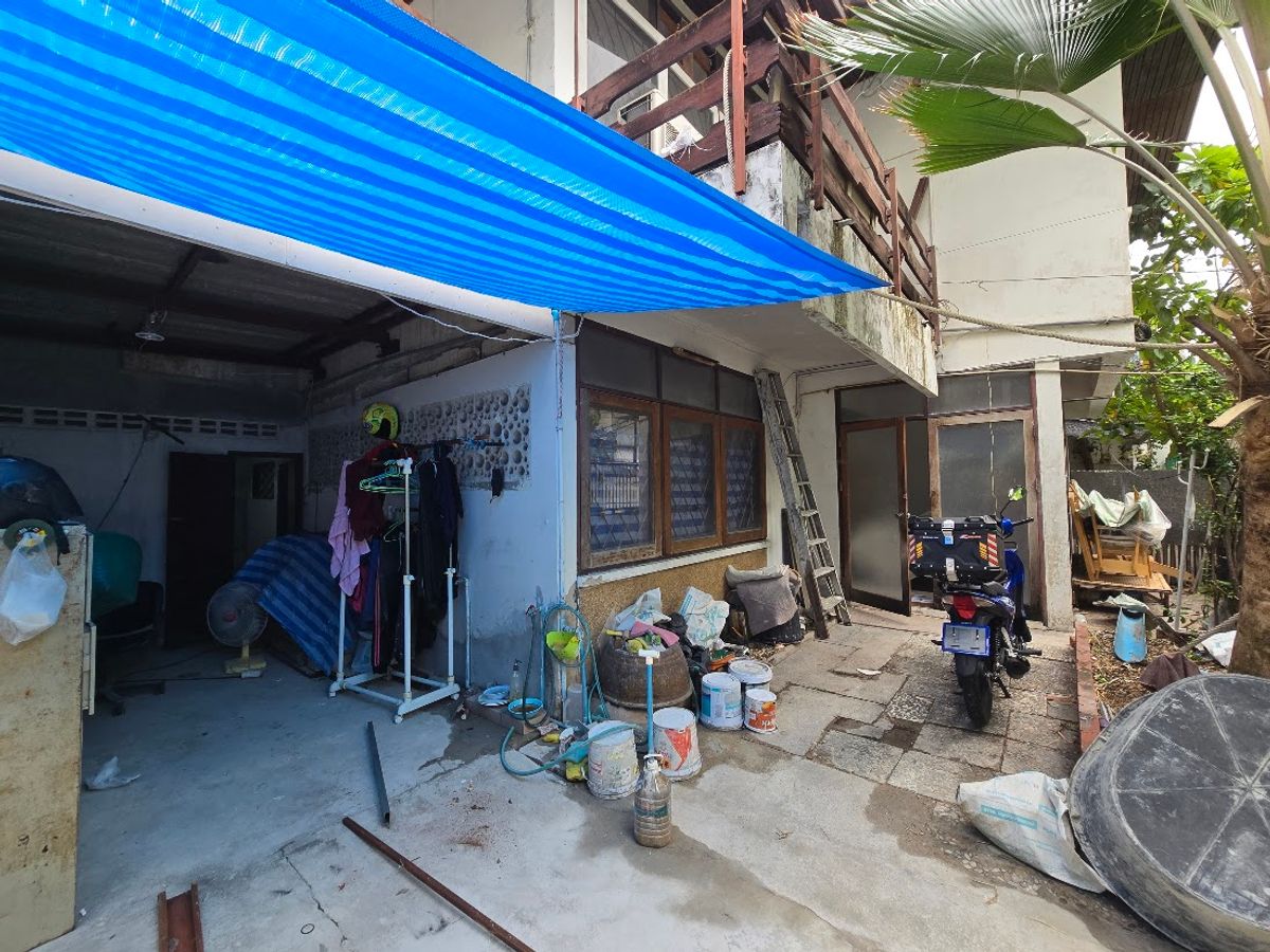 ให้เช่าบ้านวิทยุ ชิดลม หลังสวน : บ้านแฝด 2 ห้องนอน 2 ห้องน้ำ ประมาณ 150 ตรม. ย่านเพลินจิต-สวนลุมฯ