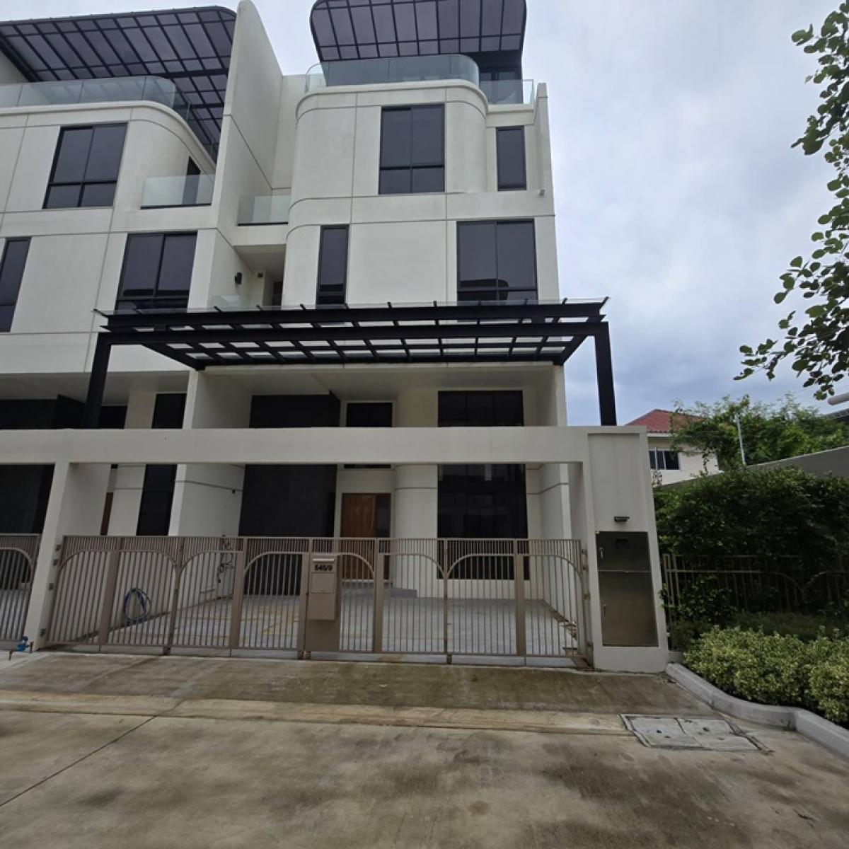 For SaleTownhomeRama3 (Riverside),Satupadit : For sale: DEMI SATHU 49 (Demi Sathu Pradit 49), 3-storey luxury townhouse, Modern Luxury design.
