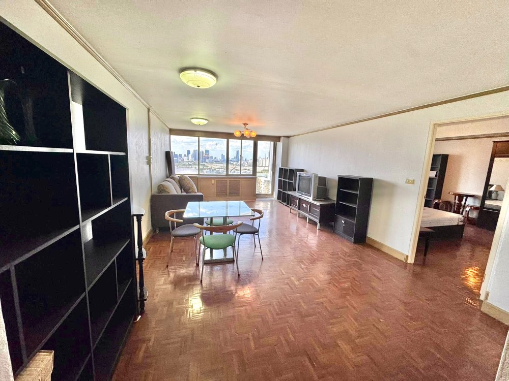 For SaleCondoRama9, Petchburi, RCA : ‼️For sale: Royal Nine Residence condo, fully furnished, corner room with great view, near hospital, school, ready to sell at the best price!!