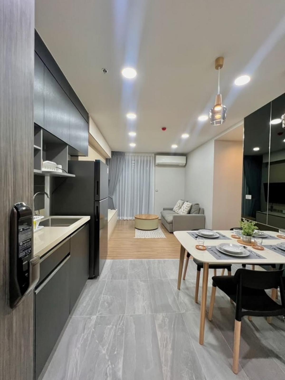 ขายคอนโดสุขุมวิท อโศก ทองหล่อ : ขายคอนโด คิว ประสานมิตร ขนาด 60 Sq.m 2 bed 2 bath เพียง 8.3 MB ติดต่อ 086-795-9997