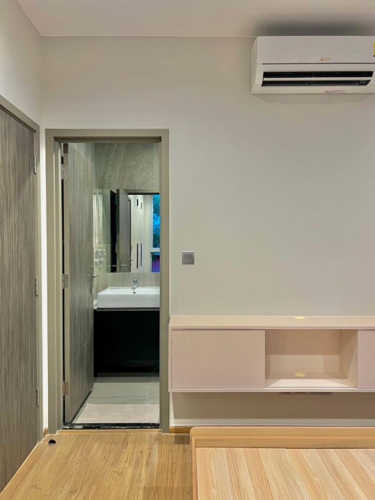 ขายคอนโดสุขุมวิท อโศก ทองหล่อ : ขายคอนโด คิว ประสานมิตร ขนาด 60 Sq.m 2 bed 2 bath เพียง 8.19 MB ติดต่อ 086-795-9997