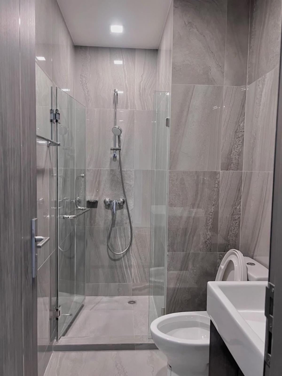 ขายคอนโดสุขุมวิท อโศก ทองหล่อ : ขายคอนโด คิว ประสานมิตร ขนาด 60 Sq.m 2 bed 2 bath เพียง 8.19 MB ติดต่อ 086-795-9997