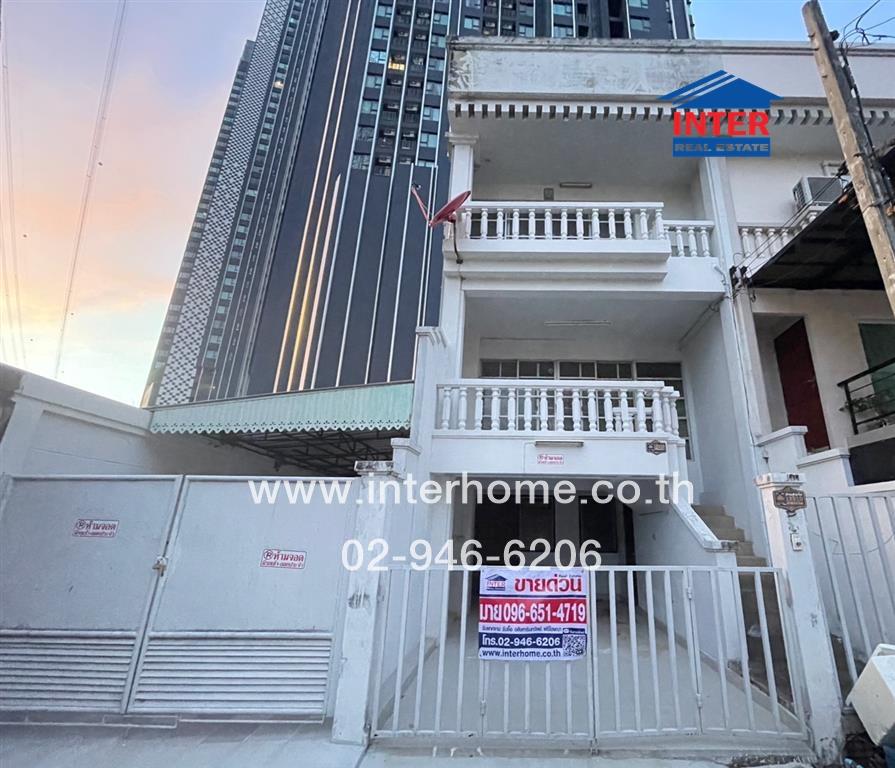 ขายทาวน์โฮมลาดพร้าว เซ็นทรัลลาดพร้าว : ทาวน์โฮม 3 ชั้น 31.9 ตร.ว. ทาวน์โฮม ติดคอนโด ไลฟ์ลาดพร้าว ซอยลาดพร้าว ซอย1 ถนนพหลโยธิน ถนนลาดพร้าวซอย1 เขตจตุจักร กรุงเทพมหานคร