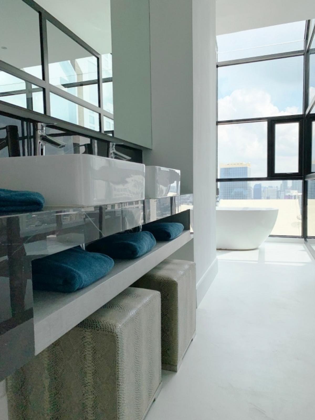 ขายคอนโดสาทร นราธิวาส : ขาย Duplex Penthouse ขนาด 507 ตร.ม พร้อมระเบียงใหญ่ 100 ตร.ม ใกล้สวนลุมพินี โซนสาทร