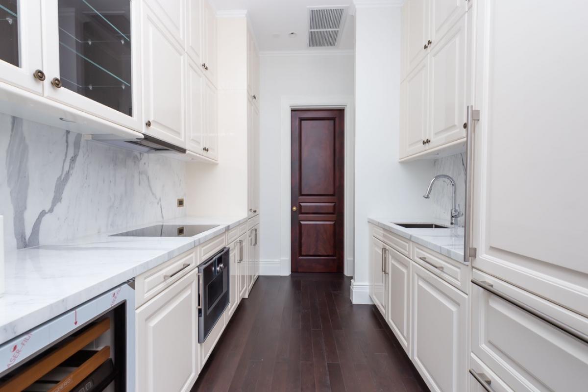 For SaleCondoWitthayu, Chidlom, Langsuan, Ploenchit : ✨ 98 WIRELESS - 2 Bedroom Park View ✨ Please Contact : 093-616-4456 (Sales)