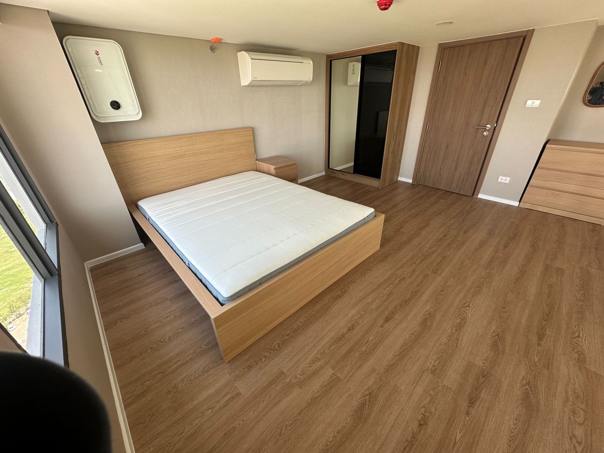 For RentCondoRama9, Petchburi, RCA : Condo for rent, Landmark at MRT Station (Siamese Rama 9), Building B, 16th floor, area 60 Sqm, size 2BD (2 bedrooms, 2 bathrooms), beautiful room, complete furniture, electrical appliances, just bring your bags and move in, rent 40,000 baht/month