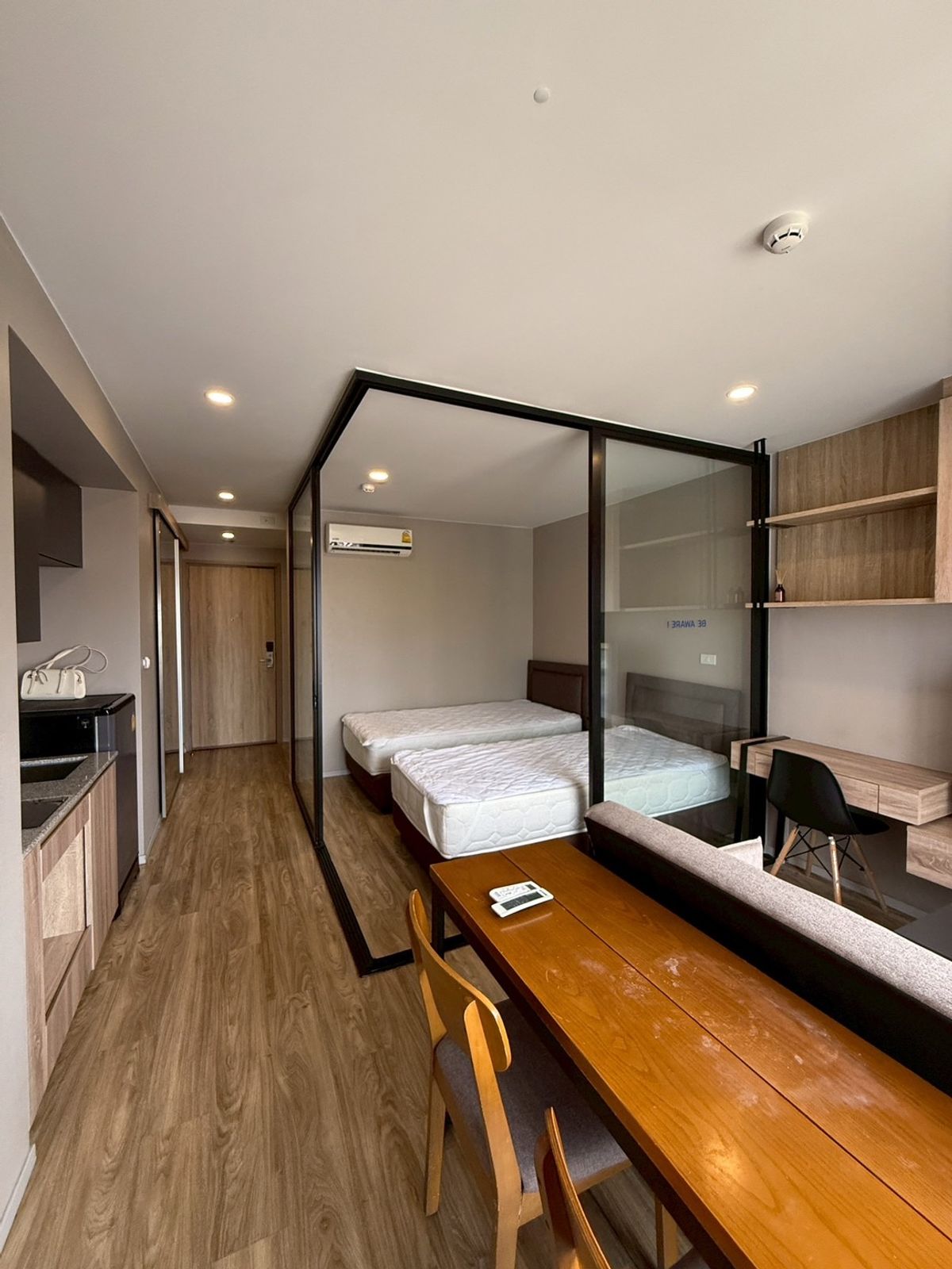 ให้เช่าคอนโดสาทร นราธิวาส : Blossom Condo Sathorn Charoenrat Condo for Rent