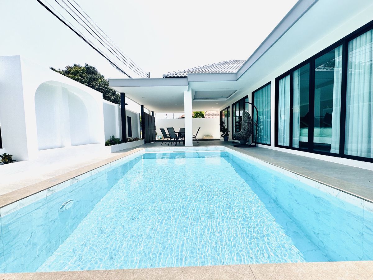 For SalePattaya, Bangsaen, Chonburi : Pool villa modern style, Jomtien Beach, Pattaya