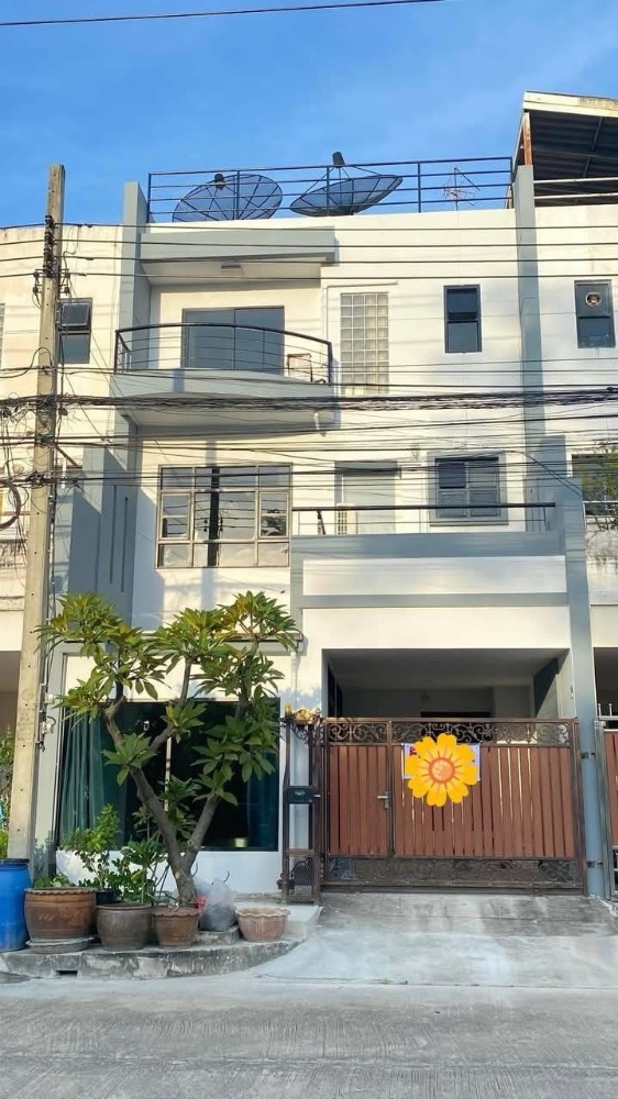 ให้เช่าโฮมออฟฟิศบางนา แบริ่ง ลาซาล : #ให้เช่าHomeOffice3ชั้น  4ห้องนอน  5 ห้องน้ำ  พร้อมแอร์ครบทุกห้อง หมู่บ้านไพร์มเพลส105 ซอยลาซาล77 (บางนา) ราคาเช่า 30,000 บาท /เดือน (รวมส่วนกลาง)