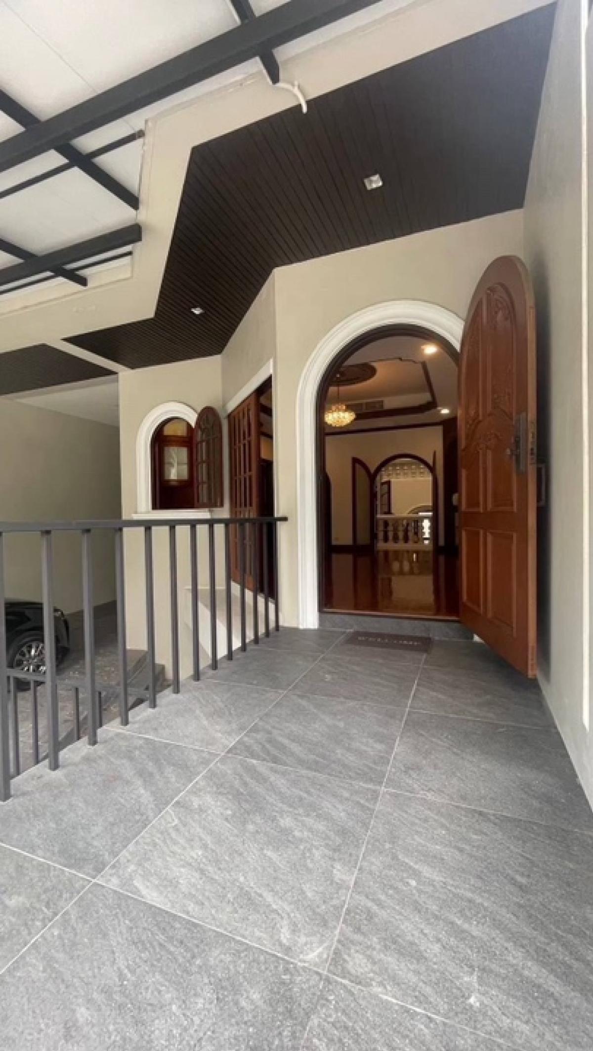 ให้เช่าโฮมออฟฟิศวิทยุ ชิดลม หลังสวน : ปล่อยเช่า Home Office หลังสวน - ถนนวิทยุ ใกล้กับ Residence Sindhorn และ One Bangkok มีความ Private และเป็นส่วนตัว ใช้ที่อยู่จดบริษัทได้ เช่น ออฟฟิศ, สตูดิโอ, Private Clinic, Private Spa