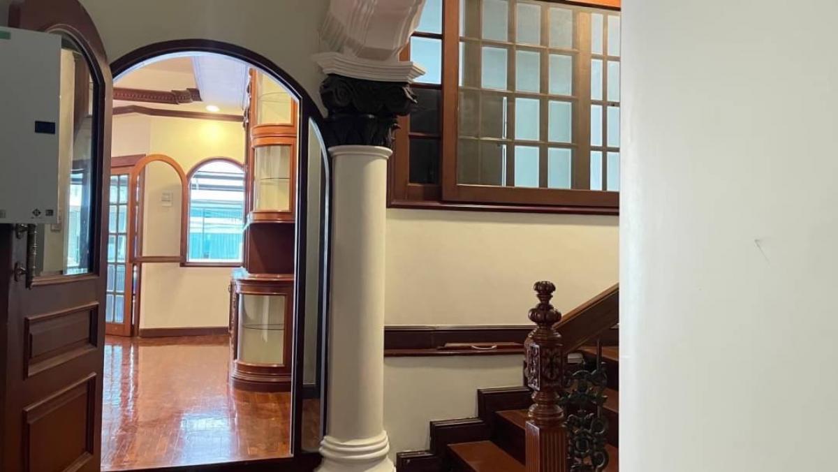 ให้เช่าโฮมออฟฟิศวิทยุ ชิดลม หลังสวน : ปล่อยเช่า Home Office หลังสวน - ถนนวิทยุ ใกล้กับ Residence Sindhorn และ One Bangkok มีความ Private และเป็นส่วนตัว ใช้ที่อยู่จดบริษัทได้ เช่น ออฟฟิศ, สตูดิโอ, Private Clinic, Private Spa