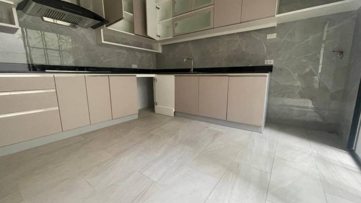 ให้เช่าโฮมออฟฟิศวิทยุ ชิดลม หลังสวน : ปล่อยเช่า Home Office หลังสวน - ถนนวิทยุ ใกล้กับ Residence Sindhorn และ One Bangkok มีความ Private และเป็นส่วนตัว ใช้ที่อยู่จดบริษัทได้ เช่น ออฟฟิศ, สตูดิโอ, Private Clinic, Private Spa