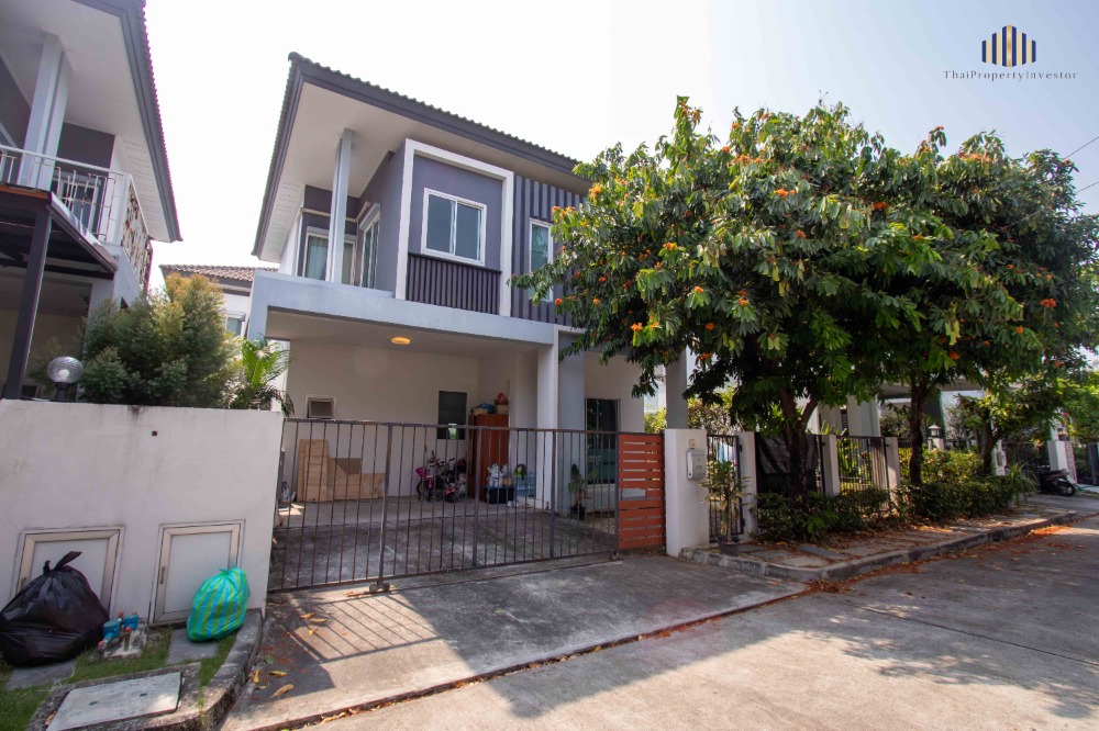 For SaleHouseNawamin, Ramindra : Prime Location at the Best Price in the Project!! House for Sale : Iconature Ramintra 109, Area 26 Sq.wah, 3 Bedrooms, 3 Bathrooms, 2 Parking Spaces, This home is located just 200 meters from Ramintra Road and close to M