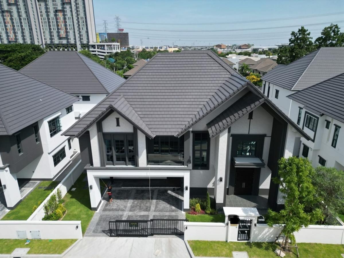 For RentHouseBangna, Bearing, Lasalle : 📢👇 Brand new luxury detached house type Campton , next to Mega-Bangna and many international schools and hospitals, fully furnished