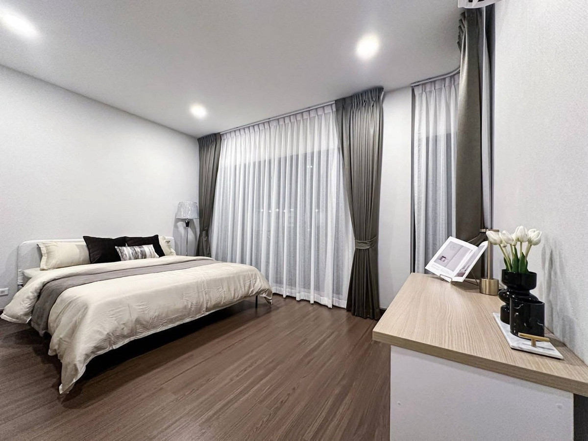 ให้เช่าบ้านบางนา แบริ่ง ลาซาล : 📢👇Brand new  luxury detached house type Campton , next to Mega-Bangna and many international schools and hospitals, fully furnished