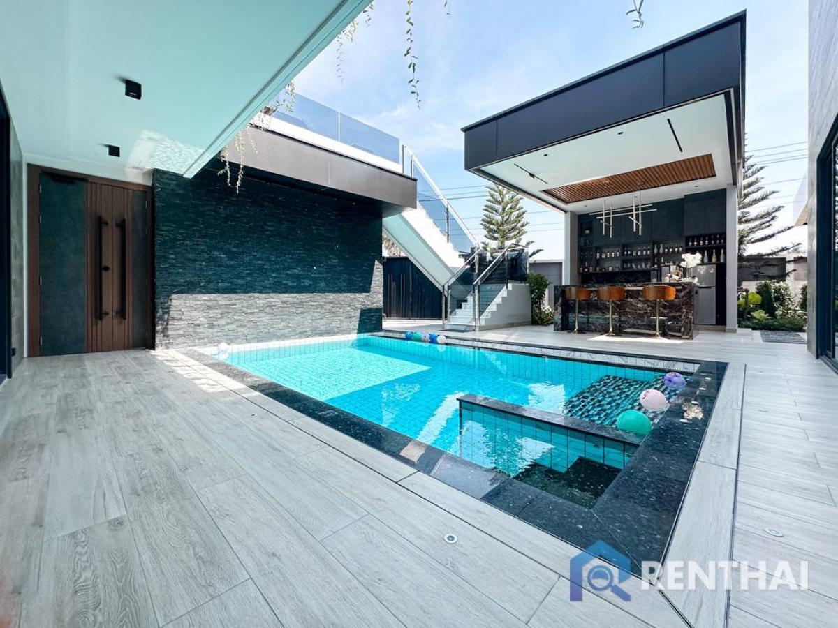 For SaleHousePattaya, Bangsaen, Chonburi : Exquisite Villa with Private Pool