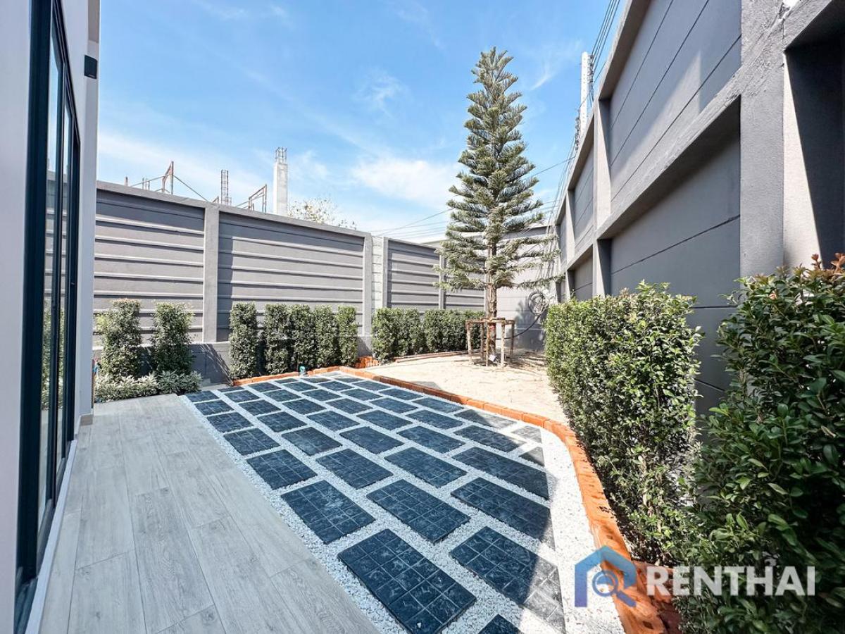 For SaleHousePattaya, Bangsaen, Chonburi : Exquisite Villa with Private Pool