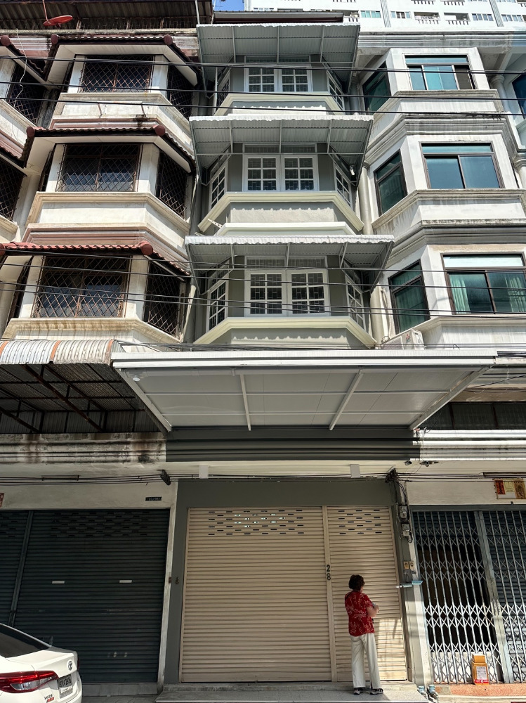 For RentTownhomePinklao, Charansanitwong : Townhouse for rent, 4 floors, Charansanitwong Soi 49/1, near Bang Yi Khan BTS, 50 meters | Not deep into the alley, wide alley, cars can pass each other ✨Newly built-in, ready to move in✨