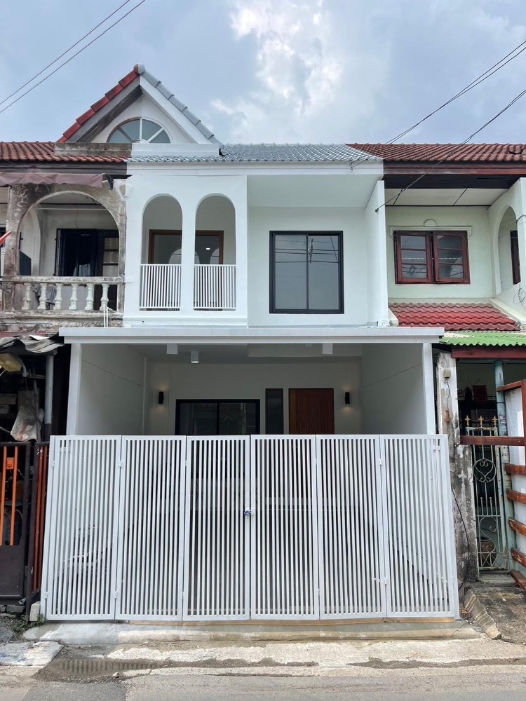 For SaleTownhomeNawamin, Ramindra : For sale: 2-storey townhouse, newly decorated, ready to move in, Soi Nawamin 111, Bueng Kum