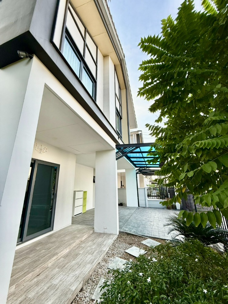 For RentBangna, Bearing, Lasalle : For rent: semi-detached house, corner unit, new, fully furnished, Sense Bangna - Suvanabhumi Soi Kingkaew 29