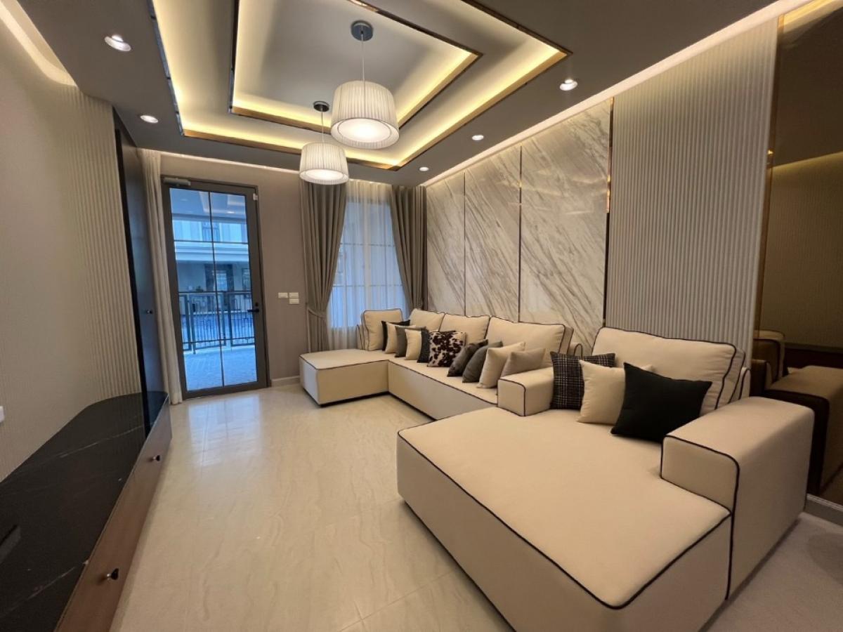 ให้เช่าทาวน์โฮมพระราม 3 สาธุประดิษฐ์ : 🔥 เช่า / ขาย 🏡ทาวน์โฮมสวยหรู ใกล้สาทร 4 ห้องนอน พร้อมที่จอดรถ & EV Charger 🐶เลี้ยงสัตว์ได้