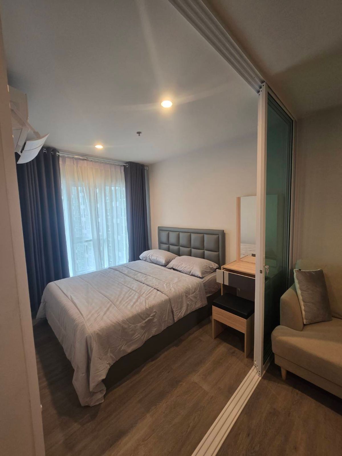 ให้เช่าคอนโดบางนา แบริ่ง ลาซาล : Regent home   10,000 Line ID: 0982162681